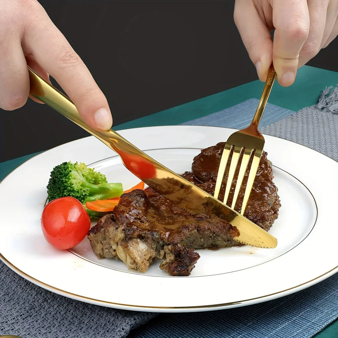 24-Piece Black & Gold Stainless Steel Flatware Set – Mirror Polished, Dishwasher Safe